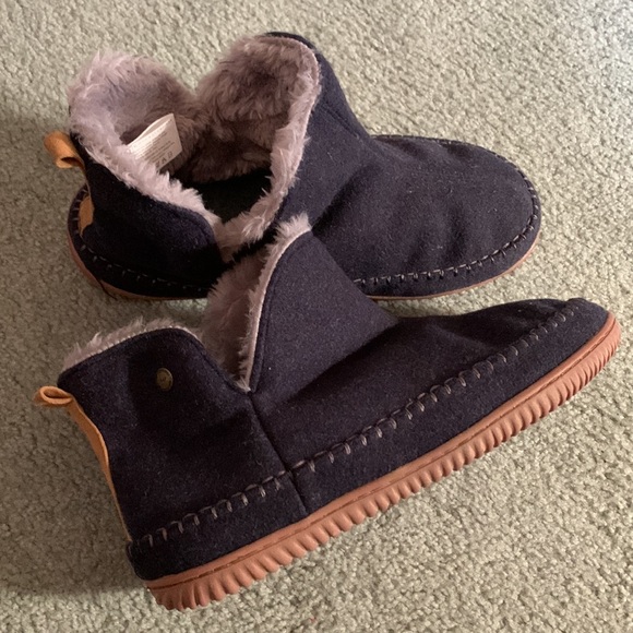 Dearfoams men’s Alpine Brixen indoor/outdoor memory foam slippers - Picture 10 of 14